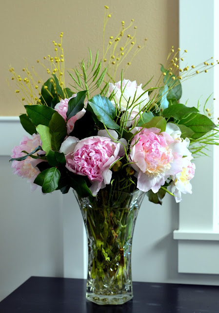 make an old bouquet look fresh again in minutes make an old bouquet look fresh again in minutes