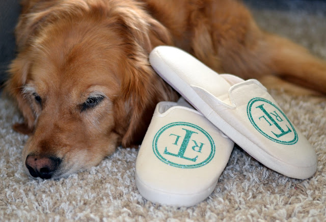 easy to make monogrammed slippers using heat transfer vinyl with golden retriever easy to make monogrammed slippers using heat transfer vinyl